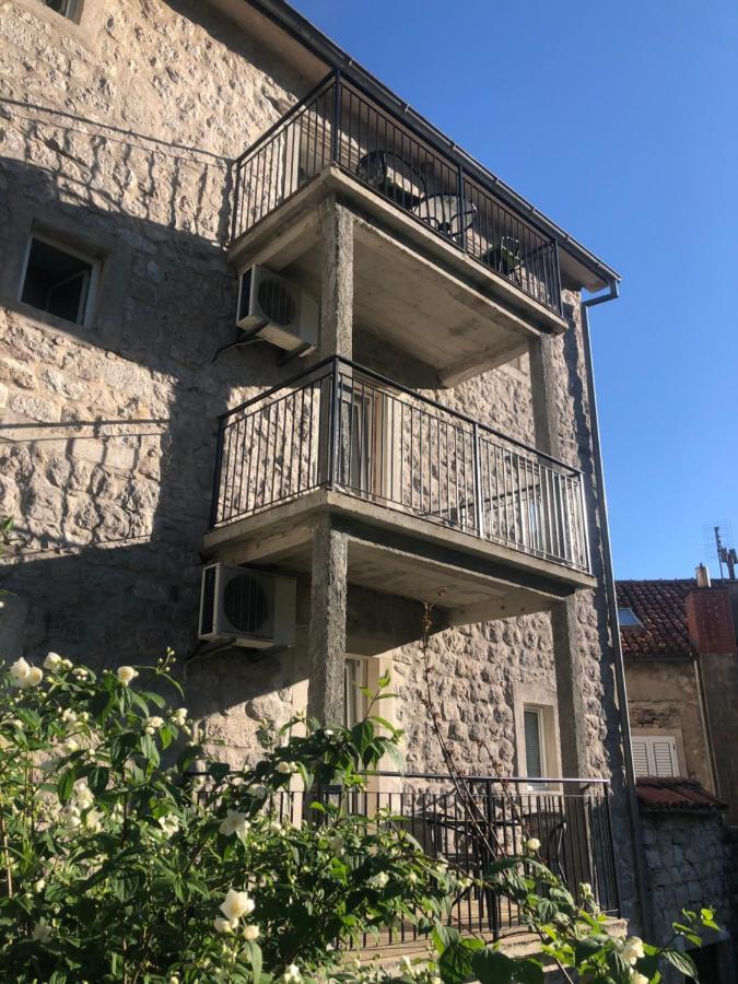 Pavle Apartmani Рісан Екстер'єр фото