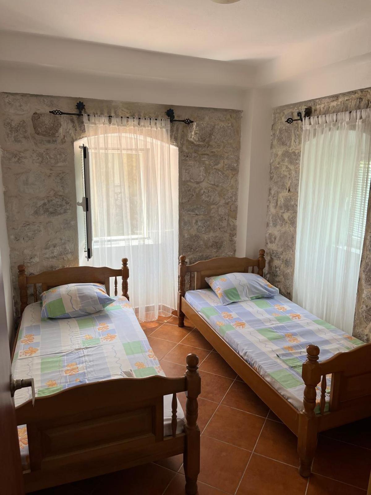 Pavle Apartmani Рісан Екстер'єр фото