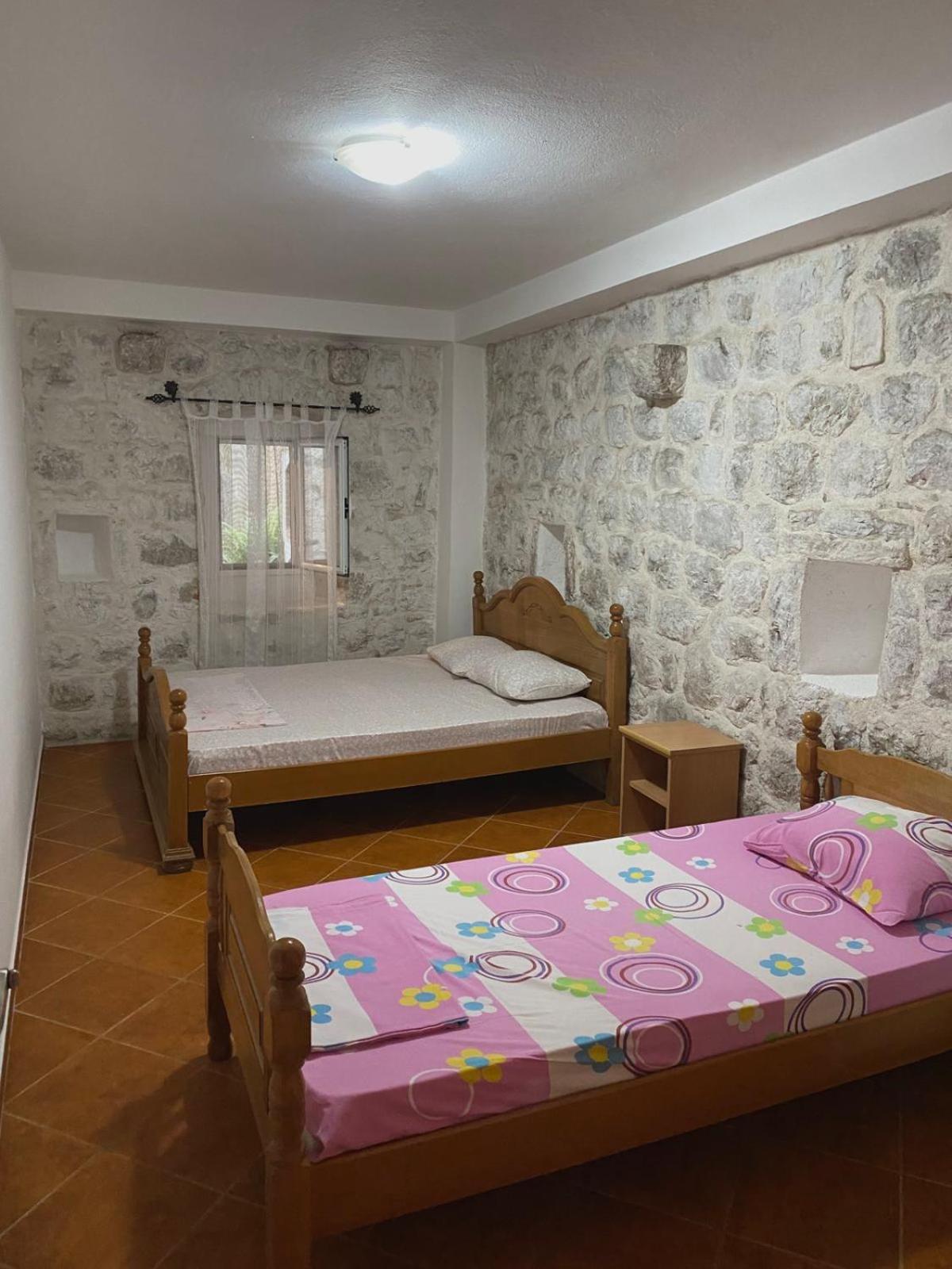 Pavle Apartmani Рісан Екстер'єр фото